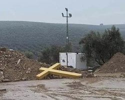 Grupos espontáneos de andaluces se organizan para retirar la Cruz de Aguilar del vertedero municipal y la alcaldesa se adelanta y la destruye
