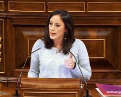 Con nombre de reinas cristianas y apellido de dictador, la diputada de Castilleja de la Cuesta se despeña por la Historia