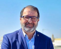 Chuzos de punta y paraguas en el PP de Sevilla