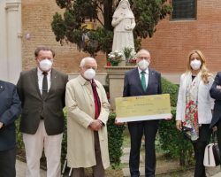 Donación de Rotary Club de Sevilla a las Hermanas de la Cruz