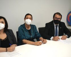 El PP de Sevilla firma la paz tras la «guerra» del congreso provincial