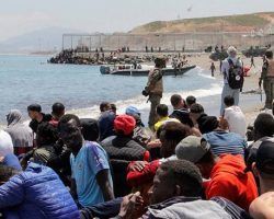 El Supremo confirma que la ley no permite las “devoluciones en caliente” de los migrantes que pretenden entrar a nado en Ceuta y Melilla
