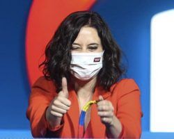 Ayuso gana Madrid al socialcomunismo El fracaso de Podemos provoca que Pablo Iglesias abandone la política. Las traiciones de Inés Arrimadas fulminan a Ciudadanos 