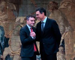Pedrito Skywalker e Iván Sputnik en la luna
