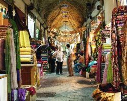 Pardillos yanquis en el zoco bereber
