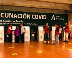 Vacunación a partir de los 16 años la próxima semana y a partir de 12 años en agostoJuan Manuel Moreno: "Las comunidades autónomas no cuentan con un "paraguas jurídico nacional" frente al virus y dependen de las decisiones de los tribunales"