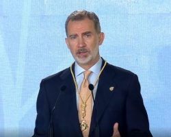 Felipe VI recibe la Medalla de Honor de Andalucía"Recibo esta Medalla como un abrazo que representa el sentir de todos los andaluces"