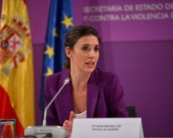 ¿Violencia en los paritorios? “Violencia obstétrica” en una próxima reforma de la ley del aborto"¿Acaso deben los ginecólogos y, lo que es aún más absurdo, las ginecólogas, mayoritarias por cierto en la especialidad, preocuparse por ser denunciadas en el futuro por violencia de género?"