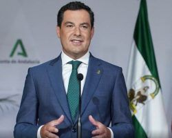 Revisión de las medidas en Andalucía ante la Covid-19Juan Manuel Moreno se ha dirigido a los casi 900.000 andaluces que aún están sin vacunar: "Hay que hacer todos los esfuerzos posibles por inmunizarlos"