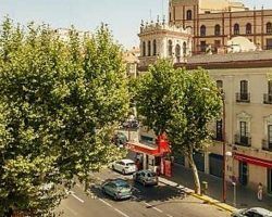 Aprobación definitiva de la modificación del PGOU para evitar la instalación de gasolineras a menos de 50 metros de un edificio residencial o equipamiento en Sevilla