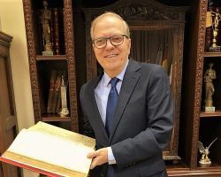 Alberto Máximo Pérez Calero: «Lo habitual es que hubiera una concatenación en la presidencia del Ateneo, pero vivimos una época de ponerse de perfil»