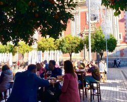 Nueva reunión para la ordenanza de veladores en Sevilla