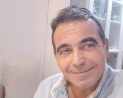HOY VIERNES: 3 MINUTOS CON PEPE. ¿La felicitación del poeta o la Navidad del profeta?