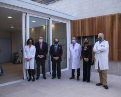 El Hospital Virgen Macarena abre el «Balcón de la Esperanza»Un espacio medicalizado anejo a la Unidad de Cuidados Intensivos es el primero de Andalucía en su tipo