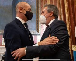 HOY VIERNES: 3 MINUTOS CON PEPE. Un Acta Notarial para el nuevo Alcalde de Sevilla