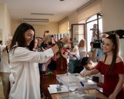VÍDEO. Declaraciones de Macarena Olona tras votar en Salobreña"Que no vuelva a producirse lo que ocurrió en 2018 cuando otras formaciones, particularmente el Partido Socialista y Podemos, no aceptaron el resultado de las urnas"