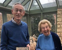 Olivares nombra a Sir John Elliott Hijo Adoptivo de la Villa el próximo jueves El consistorio reconoce así la labor del historiador británico por investigar datos y ensalzar la figura del conde duque