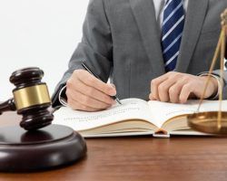 Todo lo que debes saber antes de contratar los servicios de un abogado penalista
