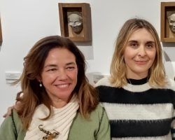 La escultora internacional Ana Iturrate expone en el Colegio de Aparejadores