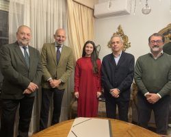Cristóbal Cervantes y Victoria López, pregonero y cartelista de la Semana Santa en Triana 2024
