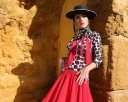 Ángeles Verano presenta “La Vida es Sueño”La diseñadora ofrece en la pasarela una colección 2024 llena de variedad, colorido y formas con el sello indiscutible de la firma