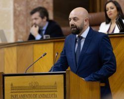 VOX reclama en el Parlamento al Gobierno de Moreno Bonilla «cuota cero» para autónomos que no lleguen al SMI y a los que estén de baja