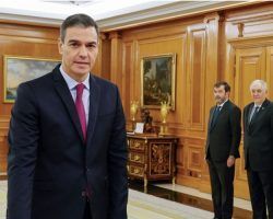Ahora también jurista, constitucionalista y penalista