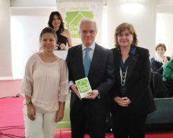 El Colegio de Aparejadores galardonado por la Asociación Capaz de SerTambién recibió un reconocimiento el aparejador José María Cabeza