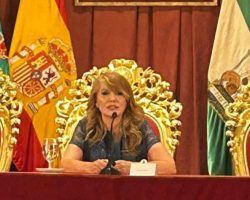María Fidalgo Casares abre las jornadas artilleras en Cádiz