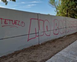 Pintadas con insultos y amenazas al alcalde de SevillaRincón: “Los autores de estos actos vandálicos no van a quedar impunes. No vamos a parar hasta identificarlos"