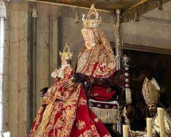 Dispositivo especial para la Virgen de los Reyes36 trabajadores y 17 vehículos se encargarán de la retirada de cera y la limpieza del itinerario de la procesión y sus aledaños