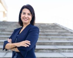 Beatriz Hoster: “En CEU apostamos por una formación integral, situando a la persona en el centro” La vicerrectora de Ordenación Académica y Estudiantes detalla todo lo que la CEU UF3 les ofrecerá a los alumnos dentro y fuera de las aulas