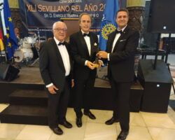 Enrique Ybarra recibió el galardón “Sevillano del Año” del Rotary Club de Sevilla