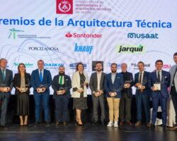 El Colegio Oficial de Aparejadores y Arquitectos Técnicos de Sevilla entrega los I Premios de la Arquitectura TécnicaJosé Manuel Flores (presidente del COAAT): “Reconocer y dar visibilidad a la arquitectura técnica es el objetivo de estos premios”