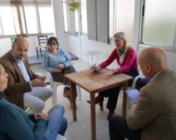 Peláez traslada a las peñas que el Flamenco será objetivo preferente en las políticas culturales del Ayuntamiento impulsadas por VOX