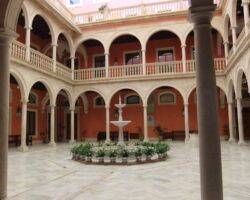 El palacio es un portal