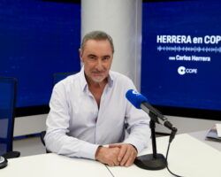 El alcalde de Sevilla propondrá a Carlos Herrera como Hijo Adoptivo de la Ciudad de Sevilla