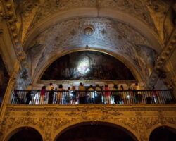 El Hospital de la Caridad, la noche antes del cierre, abrirá sus puertas para un número limitado de visitantesUna serie de visitas guiadas a la Iglesia de San Jorge en una atmósfera mágica e irrepetible con la tenue luz de candiles