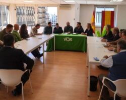 VOX se reúne con miembros de JUPOL, AUGC y JUCIL “ante la problemática de las narcolanchas que ya están llegando a la Cartuja”Reyes Romero: "Es un escándalo intolerable frente a la inoperancia de Marlaska"