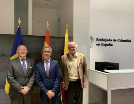 OICS y la Embajada de Colombia en España lanzan un programa de becas para fomentar la empleabilidad de la comunidad colombiana