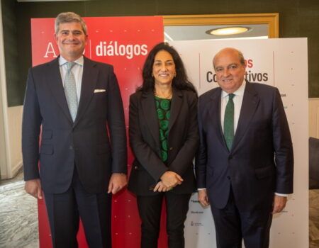 La embajadora de Turquía ha destacado las buenas relaciones de su país con España en los Diálogos de la Asociación Española de Directivos