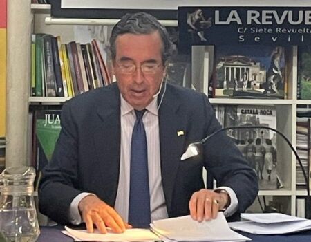 «De español a español por la Constitución» se presenta en Sevilla para pedir la dimisión del presidente del Gobierno