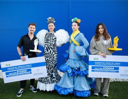 Un traje elaborado con toallas y esponjas de baño, la propuesta ganadora del 11º Certamen de Moda Flamenca de IKEA Sevilla