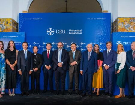 La Universidad CEU Fernando III entrega sus premios a la excelencia y al compromiso social
