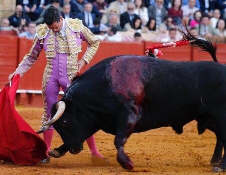 Toros en Sevilla: Salió el toro de la Feria, pero le tocó a El Fandi…David Galván, torerazo sin espada