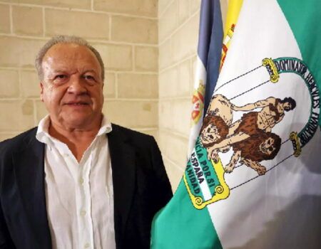 Pedro Pacheco: «A Sánchez no lo veo dimitiendo. Veo antes a Aznar, Aguirre, Ayuso y su novio quitando a Feijóo»Entrevista al exalcalde de Jerez de la Frontera