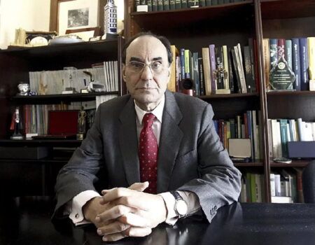 Entrevista a Alejo Vidal-Quadras, exvicepresidente del Parlamento Europeo"El peor presidente es, sin ninguna duda, el que estamos padeciendo actualmente. El siguiente en visión negativa sería Zapatero, luego, creo que Rajoy"