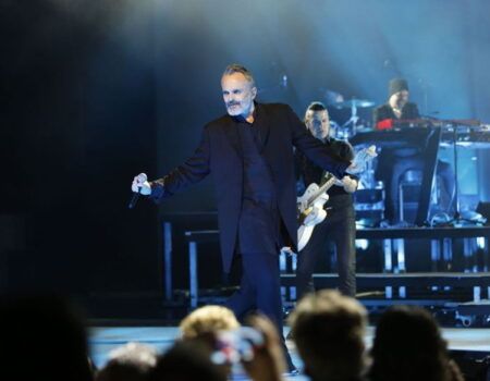 Bosé llega mañana a Icónica Santalucía Sevilla Fest con un concierto único en la Plaza de EspañaEl artista regresa a Sevilla para repasar su legado musical en una noche cargada de éxitos y emociones