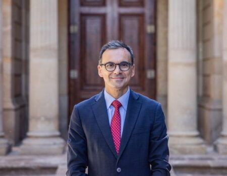 Entrevista a Manuel Acosta, diputado de VOX en el Parlamento de Cataluña"Illa no tiene mayoría absoluta y vende su alma al diablo, que es ERC y un grupo minoritario como En Comú Podem, que son las distintas marcas de Podemos"