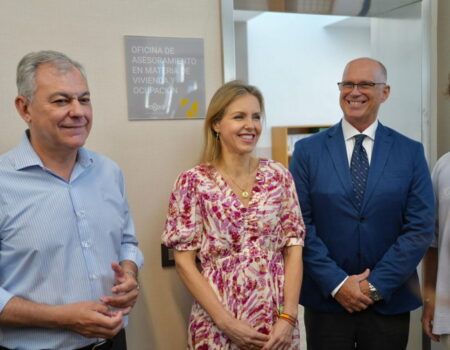 Inauguración de la Oficina Municipal de Vivienda y Ocupación en SevillaCristina Peláez: “Se lo vamos a poner muy difícil a los okupas y a los que estén pensando en ocupar una vivienda”
